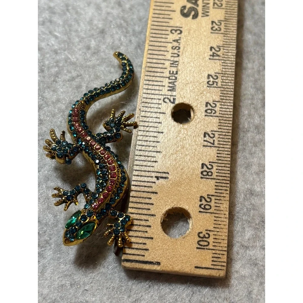#40. Gecko Brooch